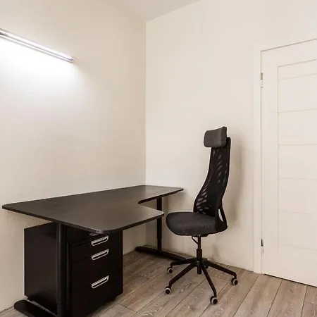 公寓 Modern Two Bedroom With Office Space *