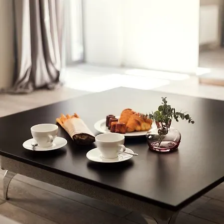 Modern Two Bedroom With Office Space Apartamento