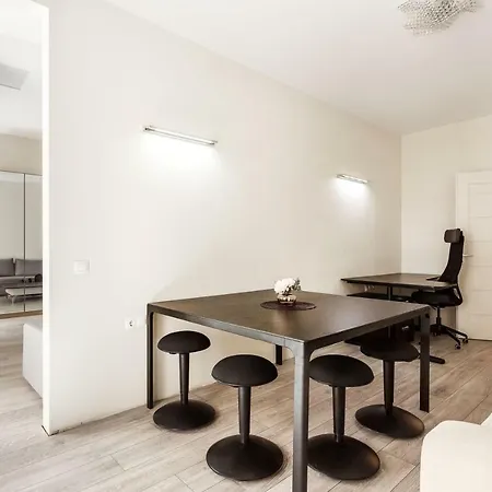 Modern Two Bedroom With Office Space